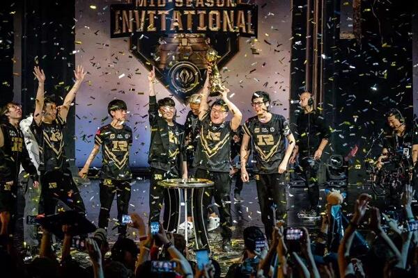 九游娱乐全新格斗赛事来袭！《英雄联盟》衍生游戏《2XKO》金克斯角色试玩曝光(图1)