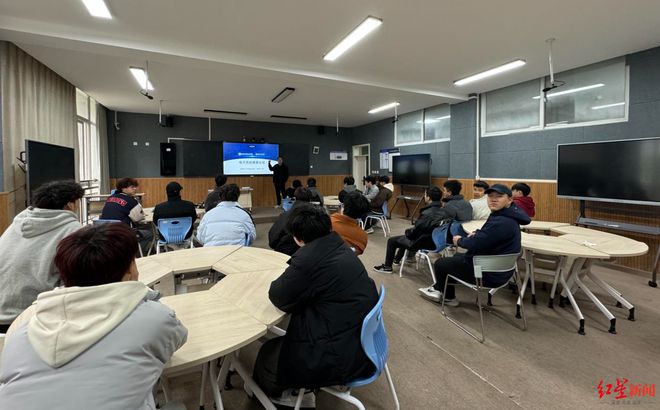 揭秘四川一高校电竞专业：开设两年多招生60余人不是学打游戏而是培养产业人才九游娱乐(图2)