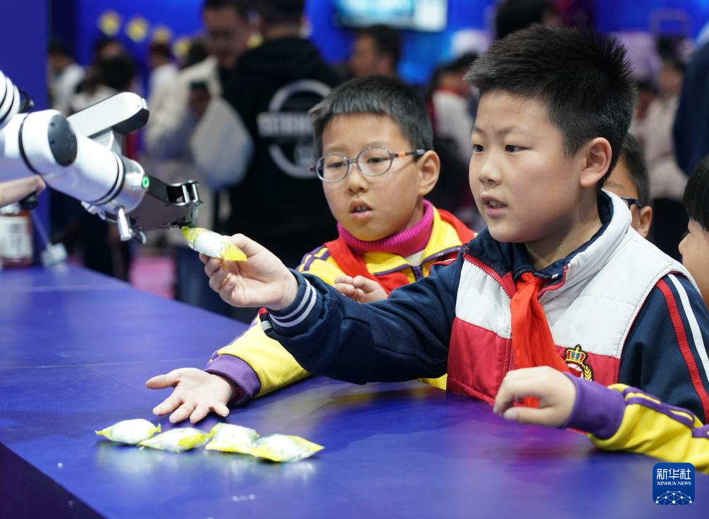 共赴科幻之旅——探访2025中国科幻大会九游娱乐(图3)
