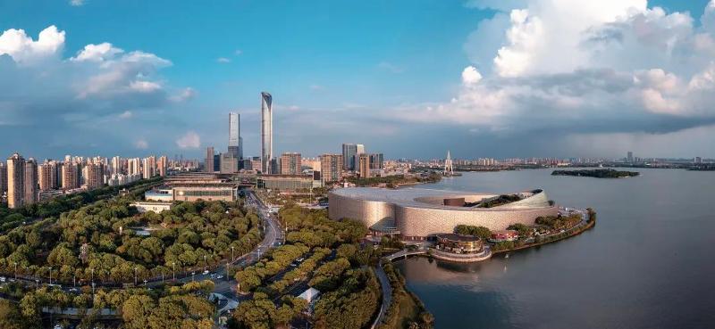 九游娱乐景嘉微：公司募投项目“高性能通用GPU芯片研发及产业化项目”是面向图形处理和计算领域应用的高性能GPU芯片实现在大型游戏、专业图形渲染、数据中心、人工智能、自动驾驶等领域的配套应用(图1)