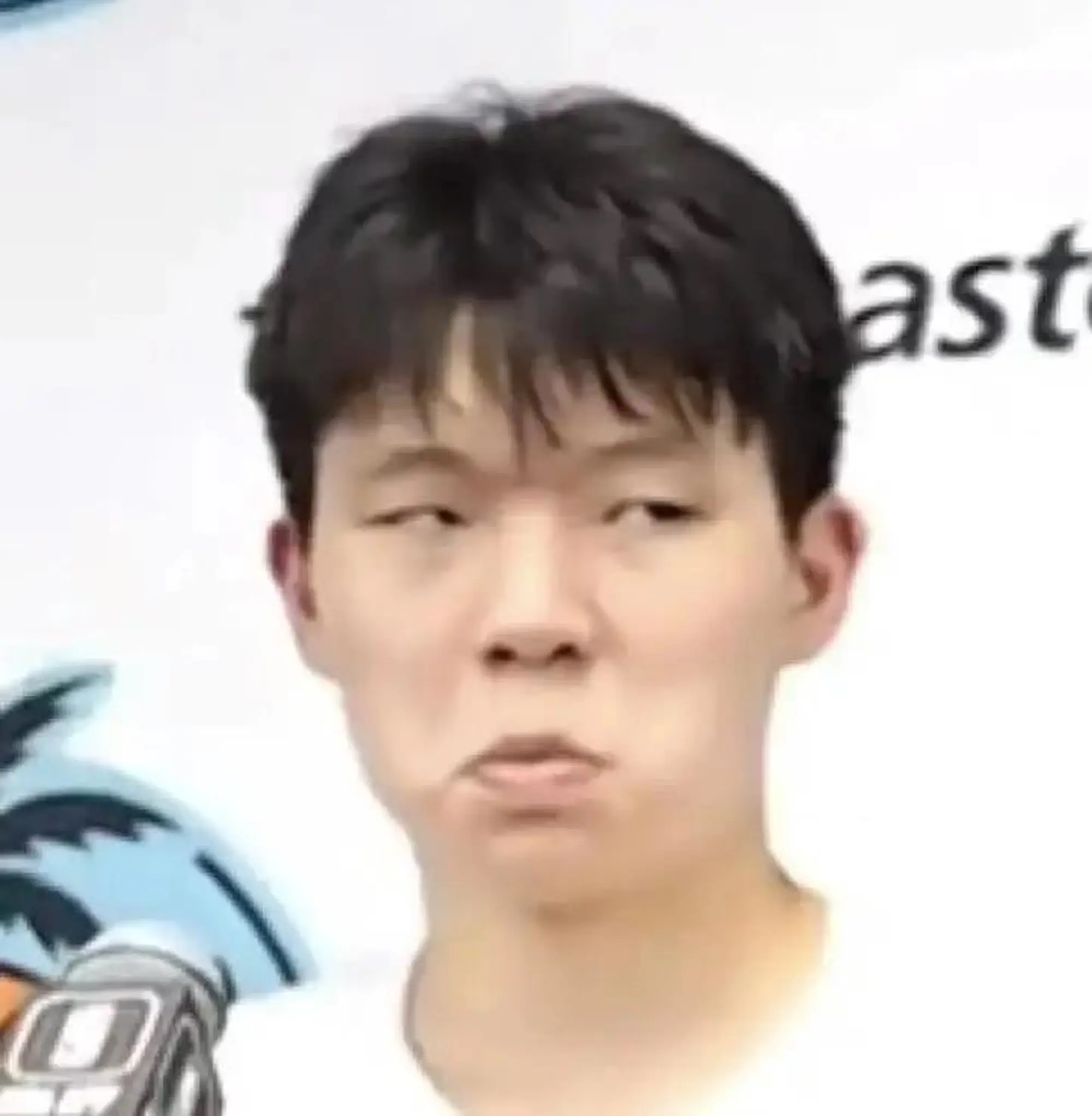 九游娱乐杨瀚森本人已表态只要国家队征召就服从召唤；开拓者队记也已表态对球队内任何国际球员参加本国国家队赛事均不设限制；现在就剩没了。(图3)